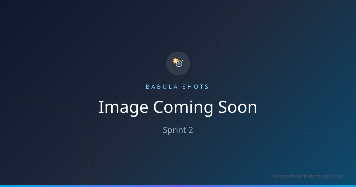 Pareja en boda en la playa de Punta Cana al atardecer — Babula Shots fotógrafo de bodas